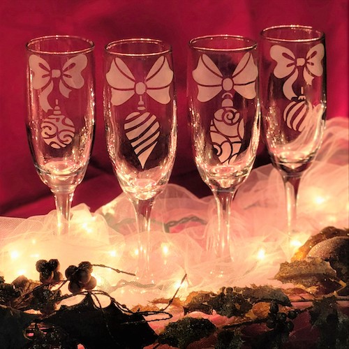 Bow & Ornament Champagne Flutes